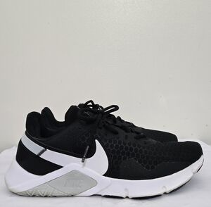 NIKE women's size 10.5 Legend Essential‎ 3 Workout Training Shoes Flexible Comfy